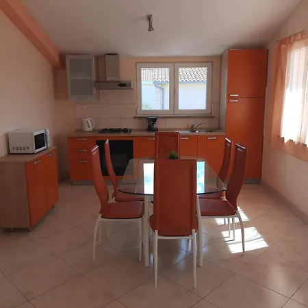 Prázdninový dům Grosses Mit Terrasse, Balkons Und Garten