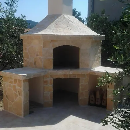 Grosses Mit Terrasse, Balkons Und Garten Prázdninový dům