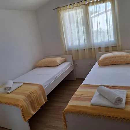 Prázdninový dům Grosses Mit Terrasse, Balkons Und Garten