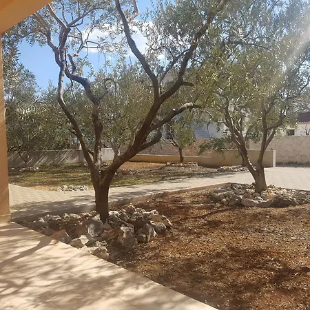Prázdninový dům Grosses Mit Terrasse, Balkons Und Garten